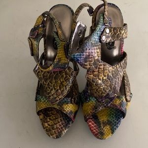 Rue 21 colorful print heels size 7